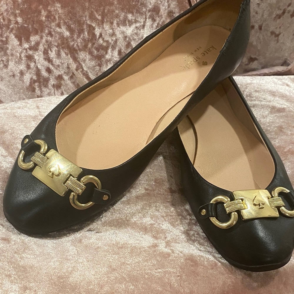 kate spade Black Leather Ballet Flats with Gold Plaque excellent pre owned